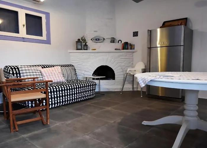 The Charming House, Ideal For 4 To 5 People * Ioulis